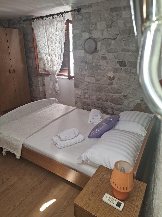 Apartment Tonka Трогир Екстериор снимка
